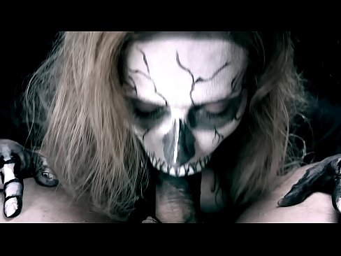 ❤️ Demon djevojka siše kurac svojim crnim ustima i guta spermu. ☑ Super seks na hr.hentaidude.ru ❌️❤